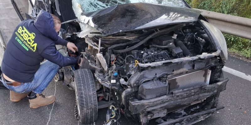 Scontro tra auto e furgone sulla tangenziale di Benevento: uomo trasportato in ospedale e traffico in tilt