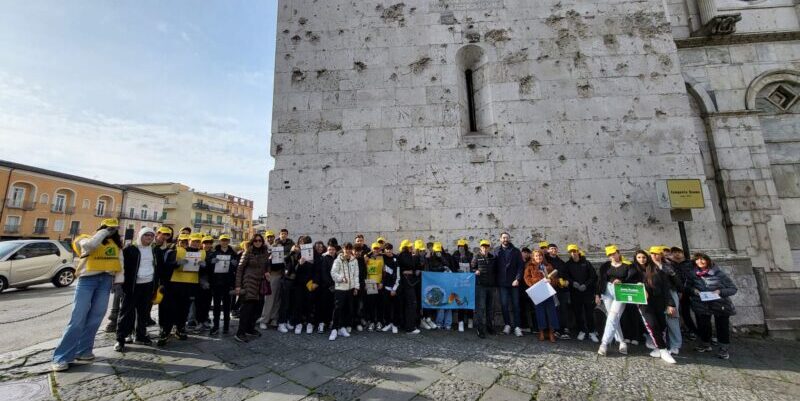 Legambiente Benevento e i ragazzi dell’Alberti insieme per pulire il centro storico