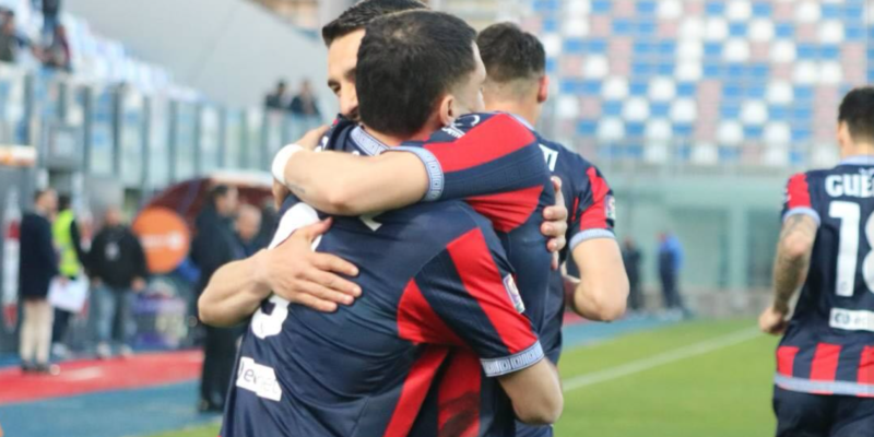 Serie C, 32a giornata: il Crotone batte il Cerignola e supera il Benevento, pari del Monopoli alle 15