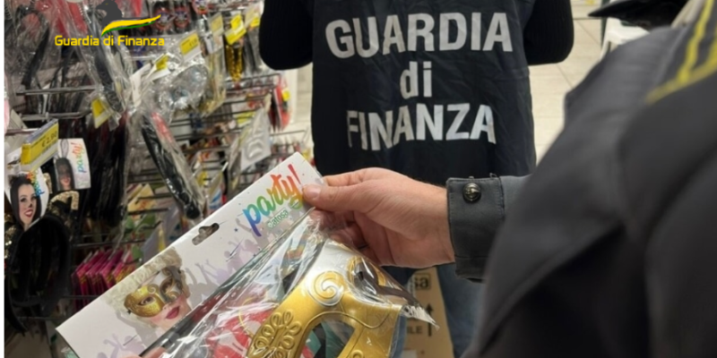 Carnevale, blitz delle Guardia di Finanza: sequestrati oltre 95mila articoli