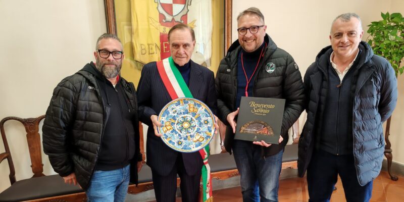 Il sindaco Mastella riceve una delegazione dell’Unitas Sciacca Calcio